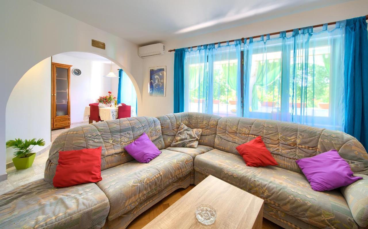 Apartman Mihael Malinska Exterior photo