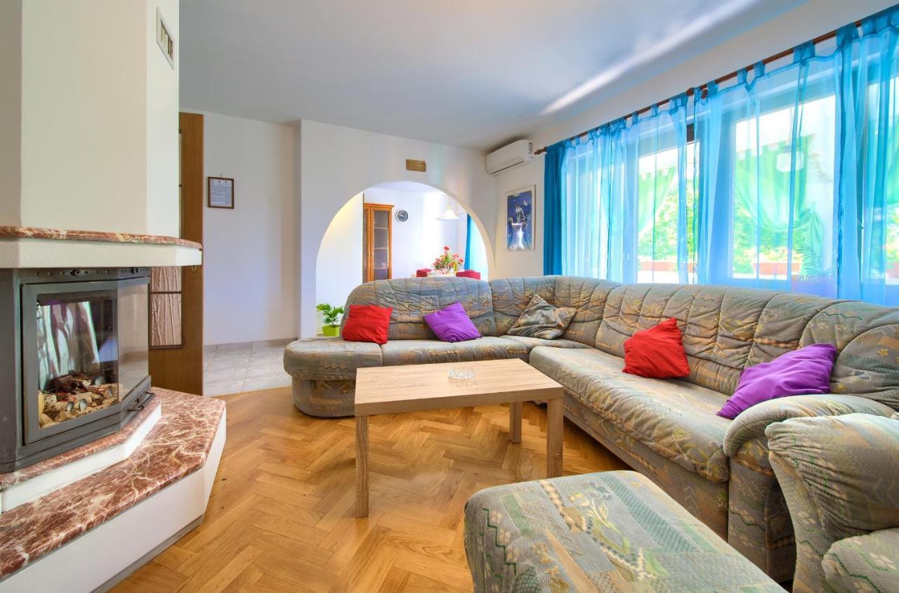 Apartman Mihael Malinska Exterior photo