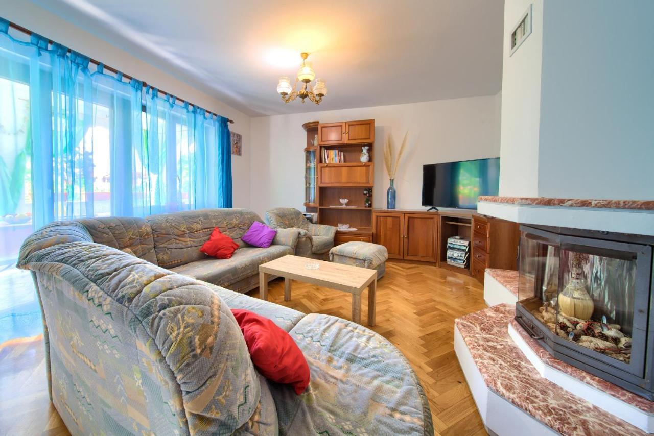 Apartman Mihael Malinska Exterior photo