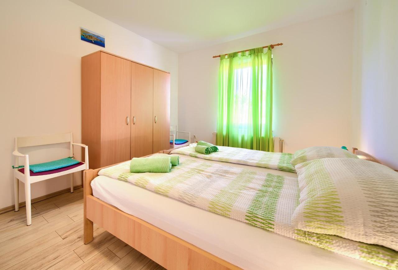 Apartman Mihael Malinska Exterior photo
