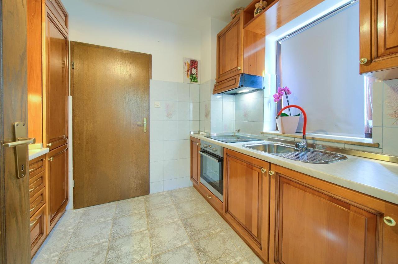 Apartman Mihael Malinska Exterior photo